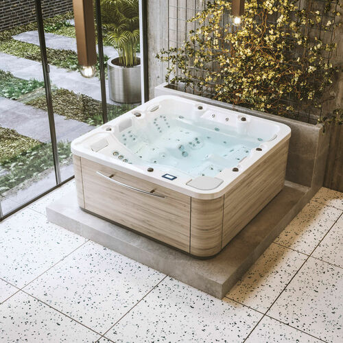 Nice Hot Tub - SpaTechnik - Kvalitné európske vírivky